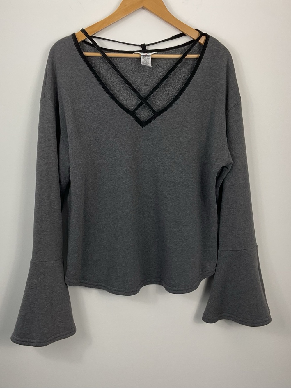 Hard Tail Forever Bell Sleeve V Neck Sweatshirt Top Womens Medium
